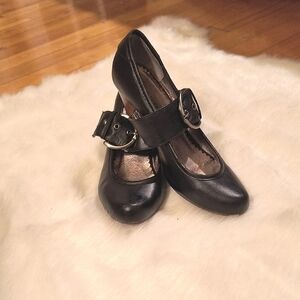 Size 9 Steve Madden Elegant Black Women's Shoes